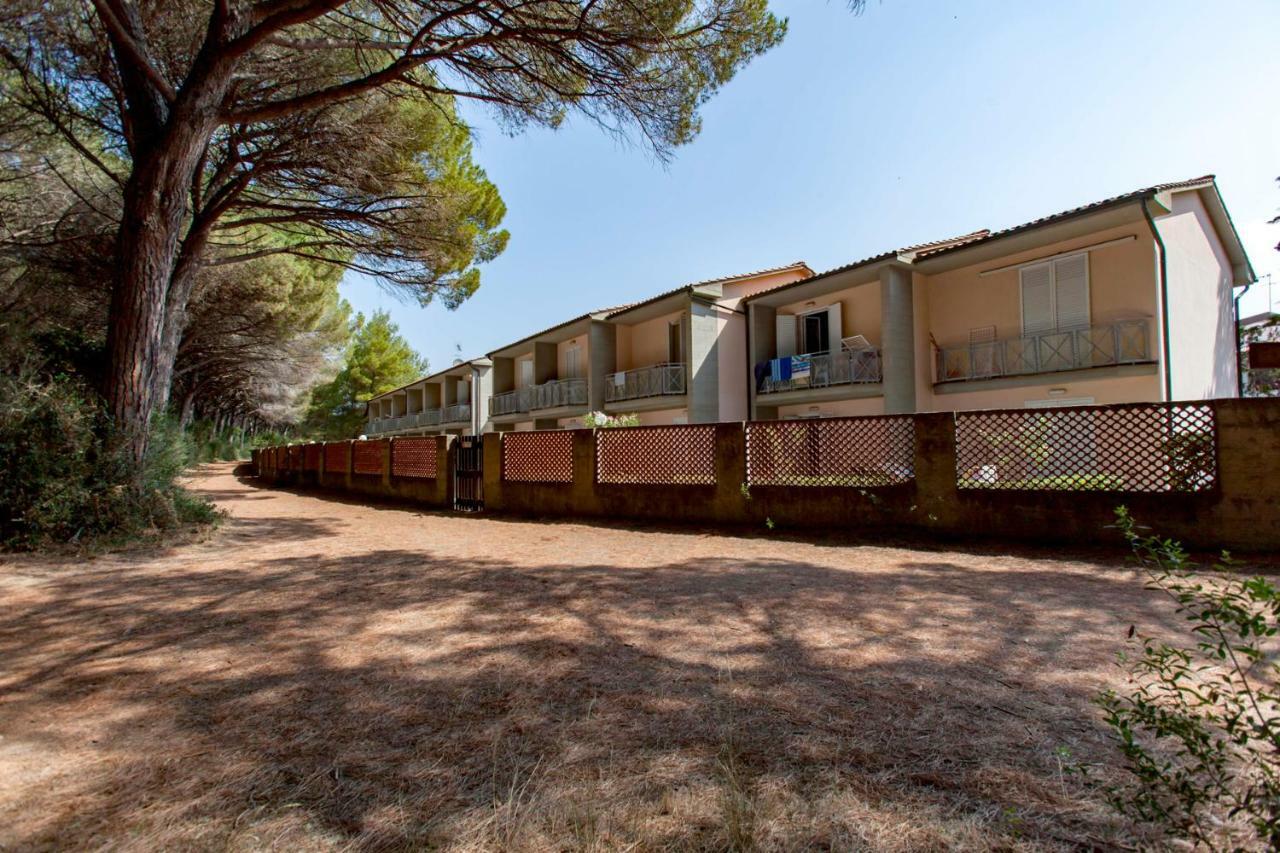 Oleandri Suite Hotel ヴァダ エクステリア 写真